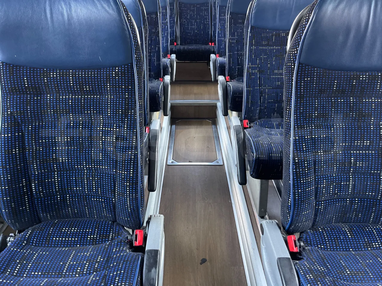 Irizar i6 13.35 - EUR6 - 330kW - 12.92m - floor hatches photo