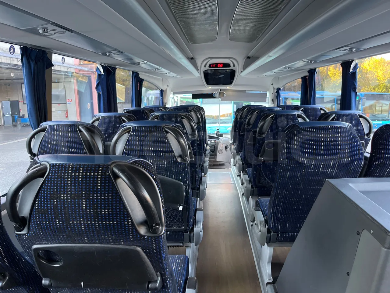 Irizar i6 13.35 - EUR6 - 330kW - 12.92m - forward view middle aisle