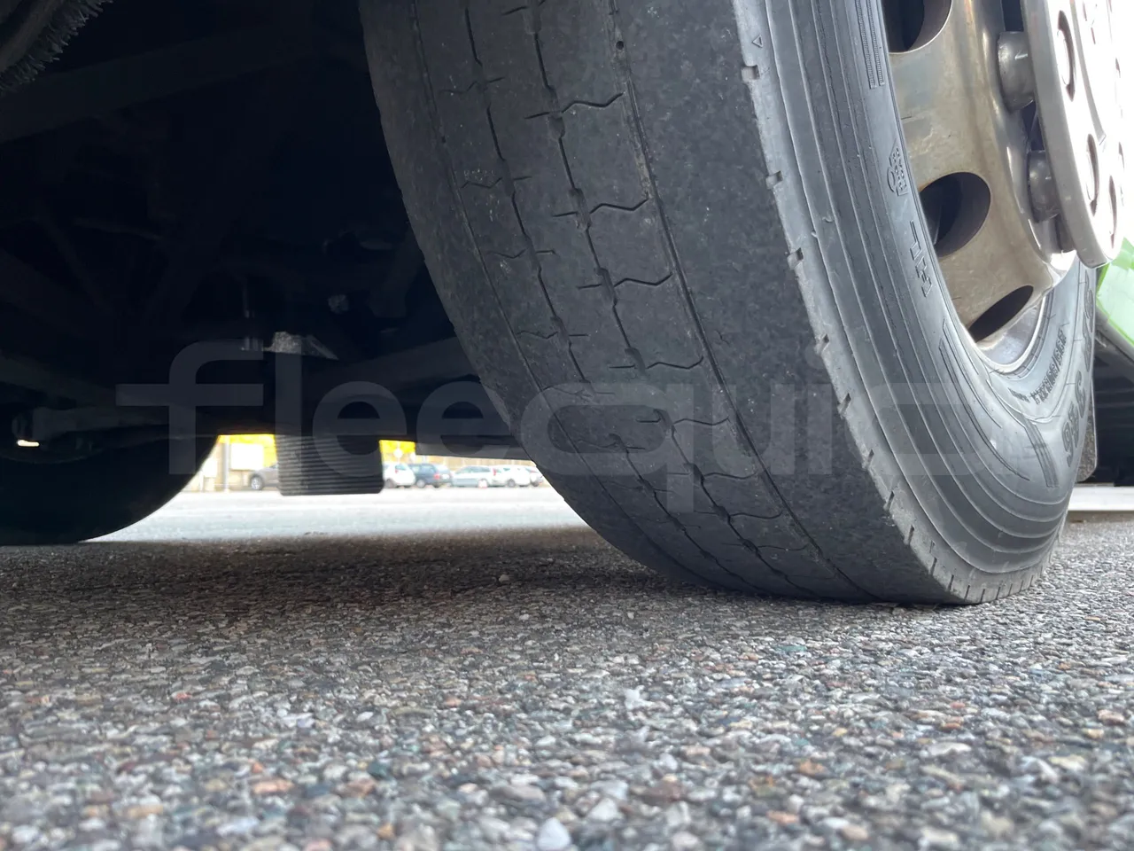 Irizar i6 13.35 - EUR6 - 330kW - 12.92m - tread condition second axle tires right