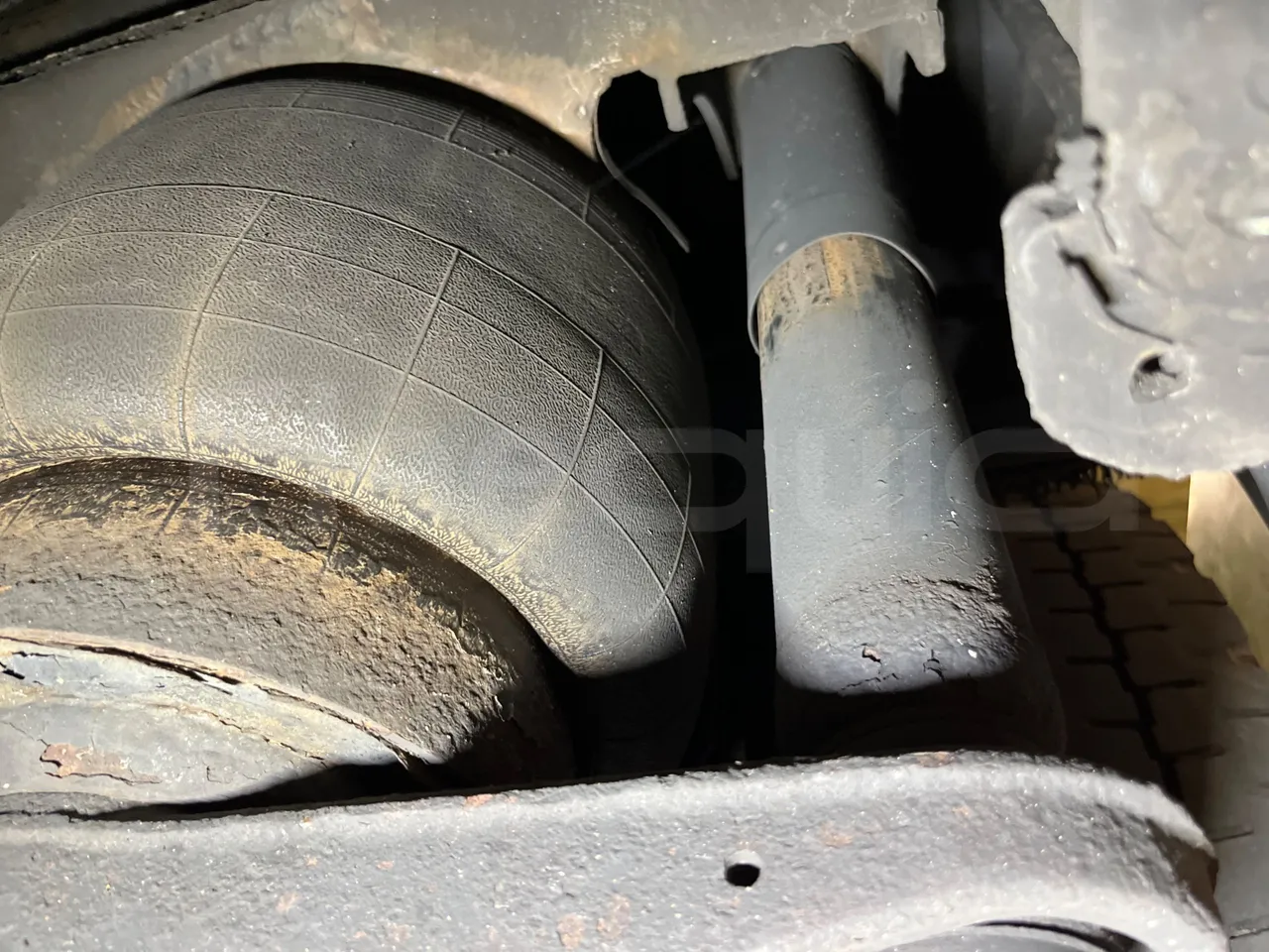 Irizar i6 13.35 - EUR6 - 330kW - 12.92m - axle 2 shock absorbers 1 left