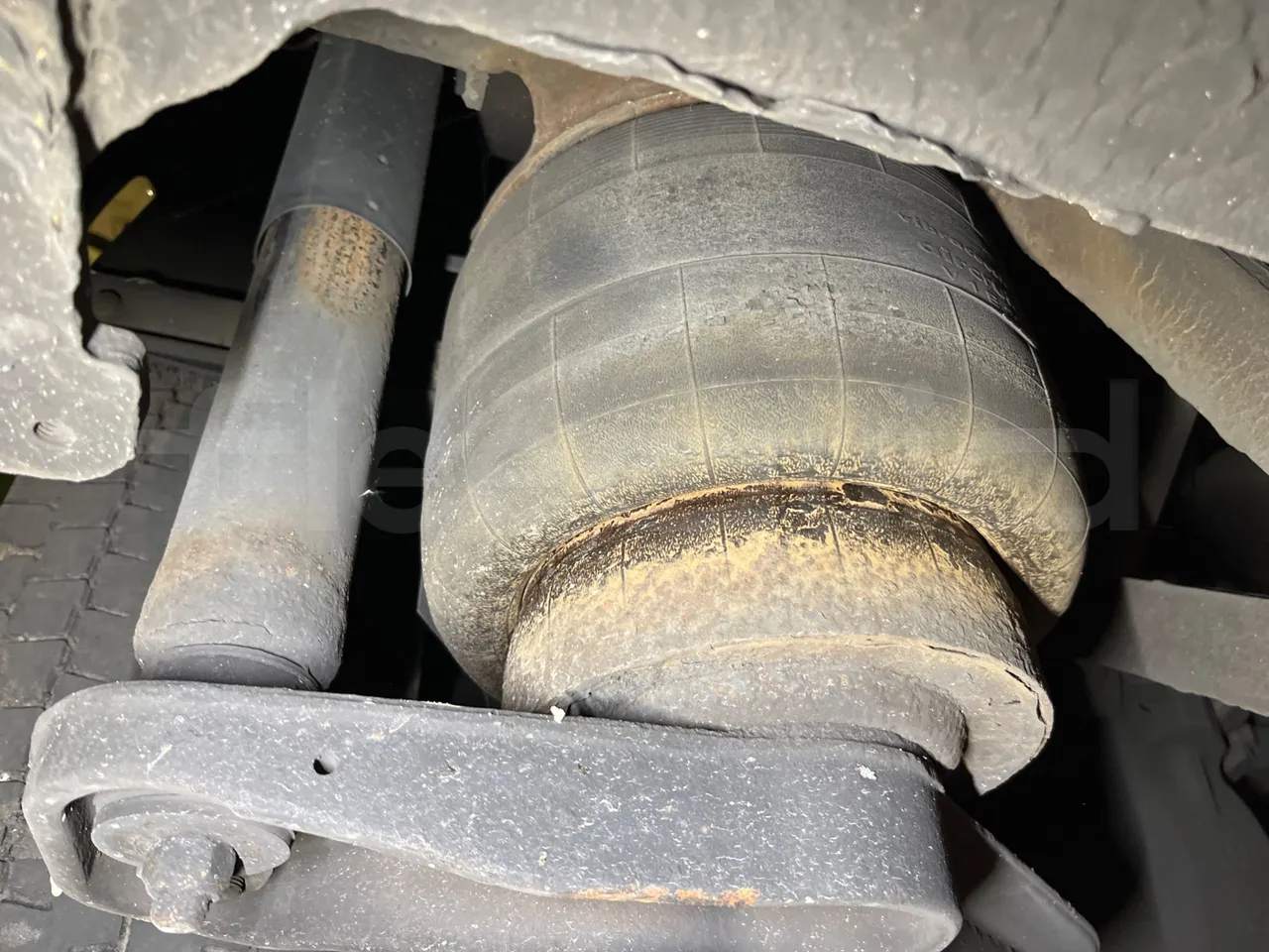 Irizar i6 13.35 - EUR6 - 330kW - 12.92m - axle 2 shock absorbers 2 left