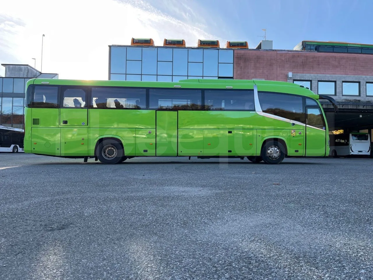 Irizar i6 13.35 - EUR6 - 330kW - 12.92m - right side doors closed