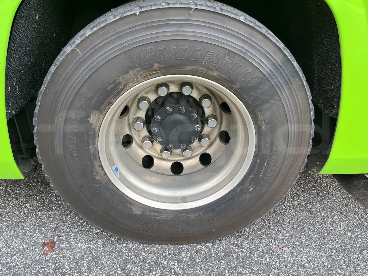Irizar i6 13.35 - EUR6 - 330kW - 12.92m - rear left tire photo