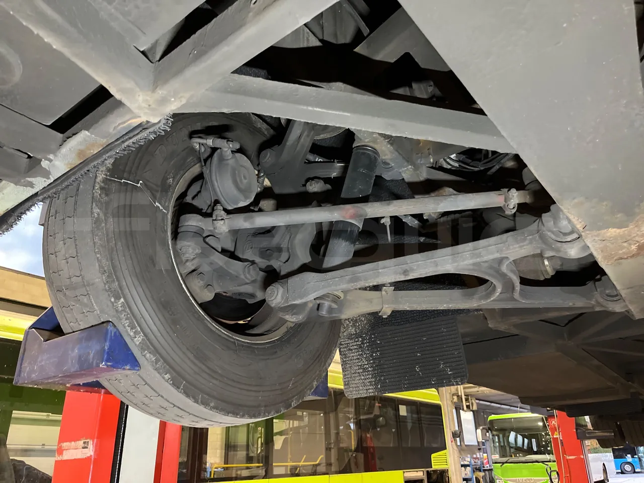 Irizar i6 13.35 - EUR6 - 330kW - 12.92m - front axle right side