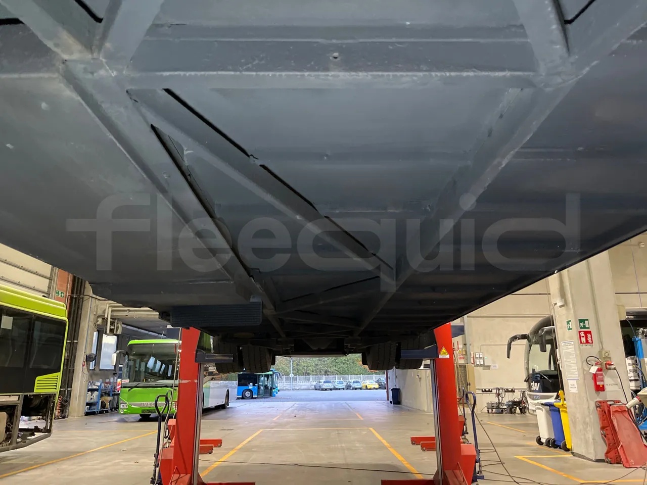 Irizar i6 13.35 - EUR6 - 330kW - 12.92m - central undercarriage photo