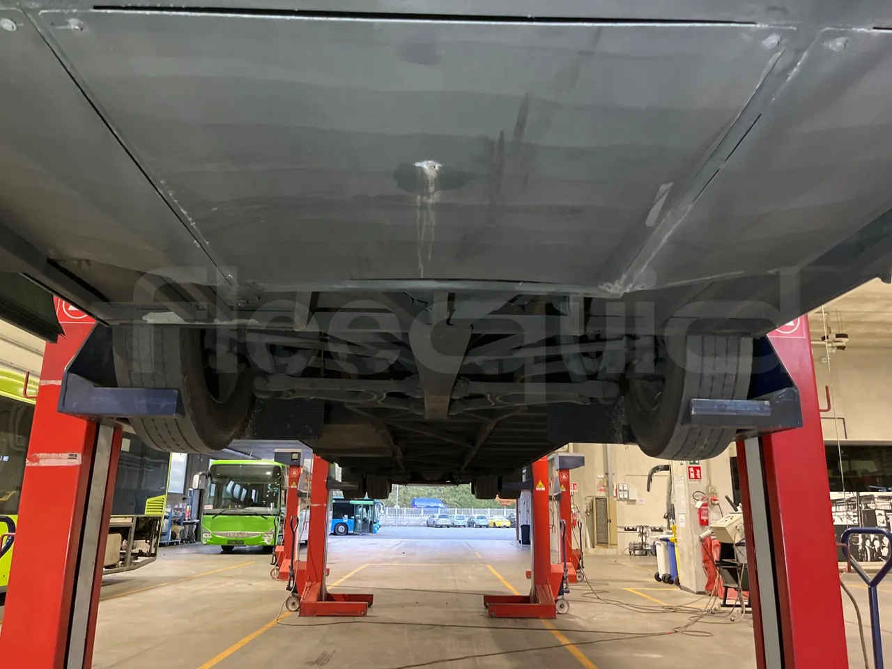 Irizar i6 13.35 - EUR6 - 330kW - 12.92m - front undercarriage from front