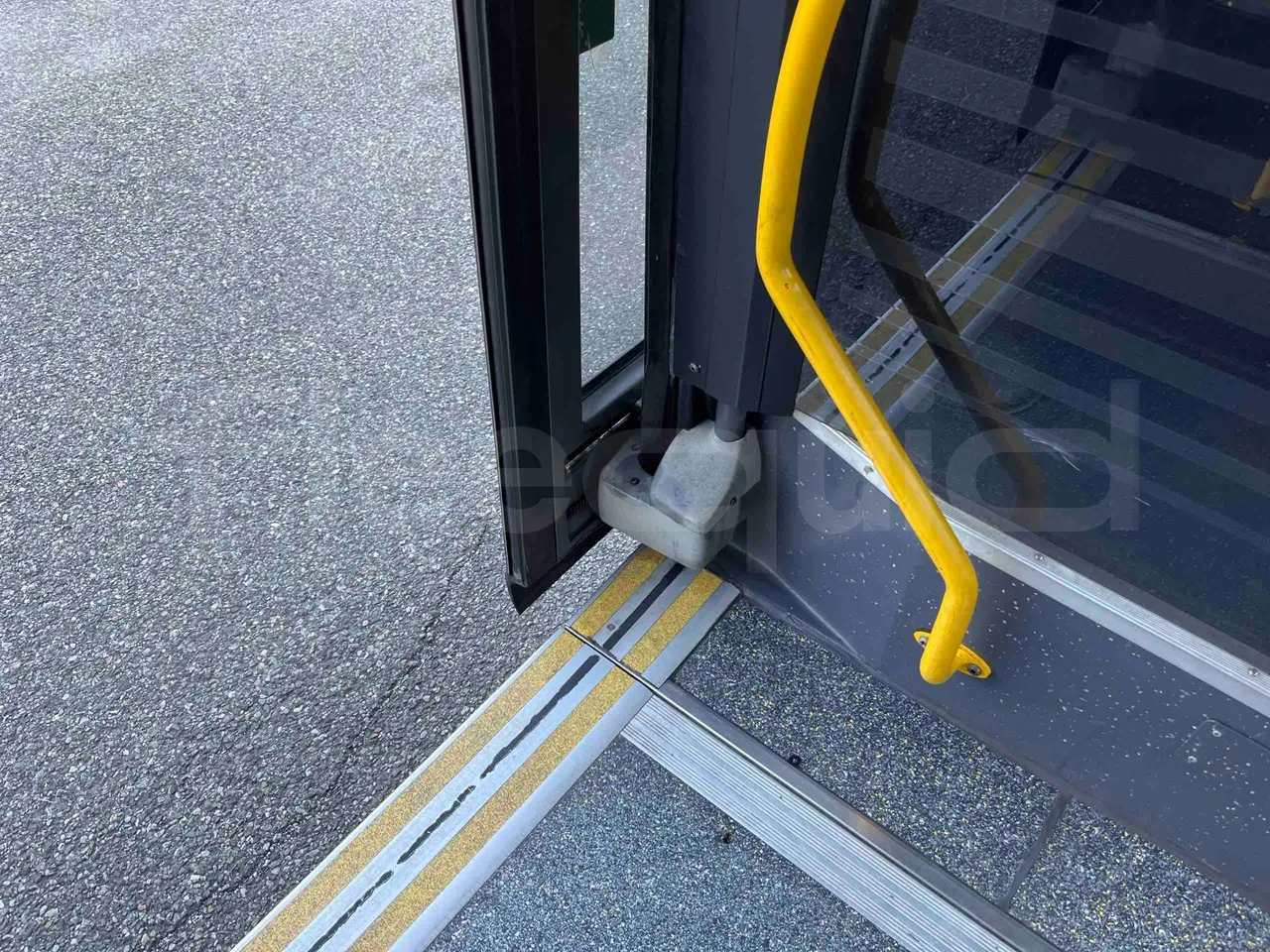 Mercedes-Benz Citaro G - Door Mechanism