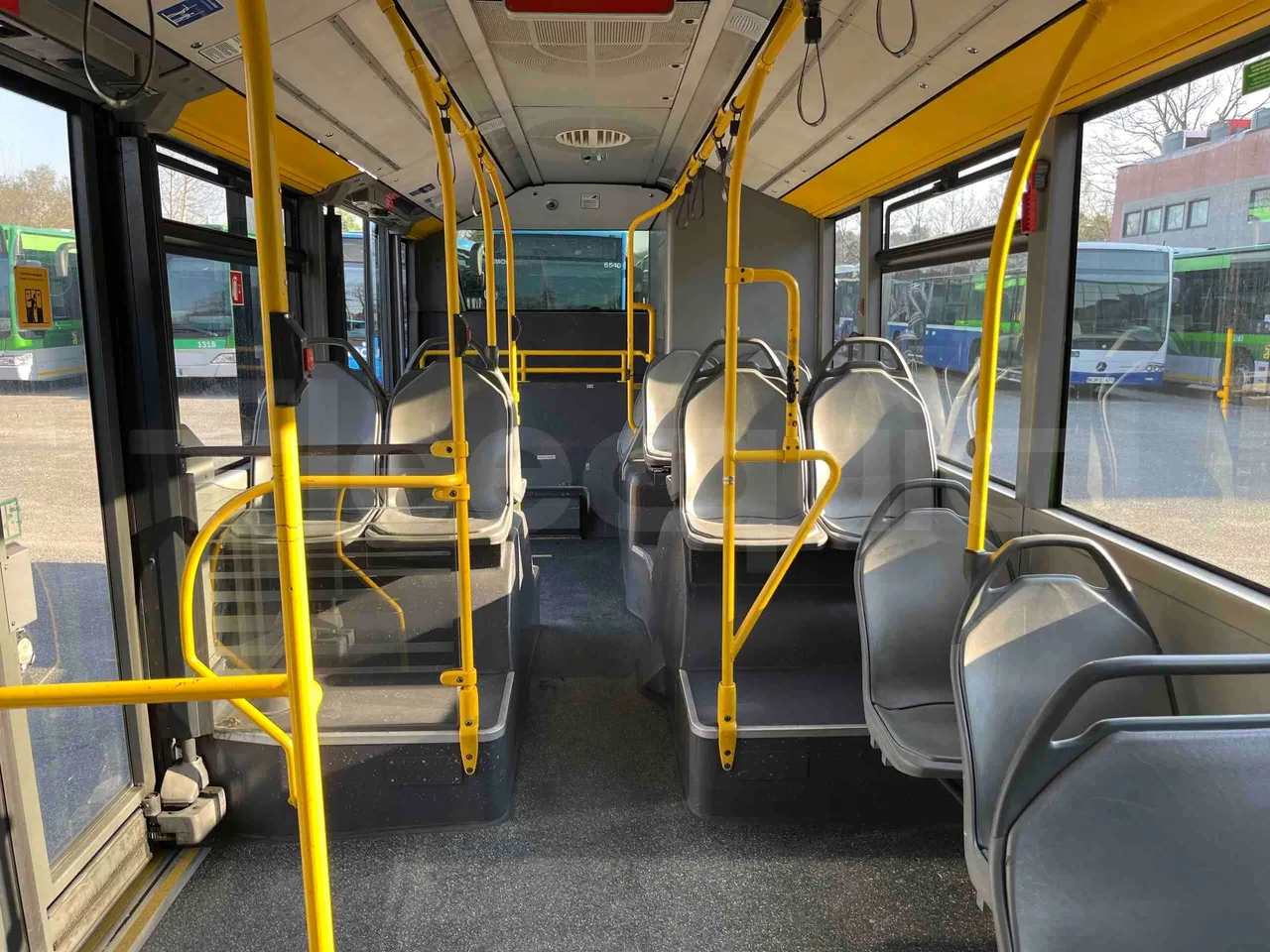 Mercedes-Benz Citaro G - Reverse Seats From Middle Position