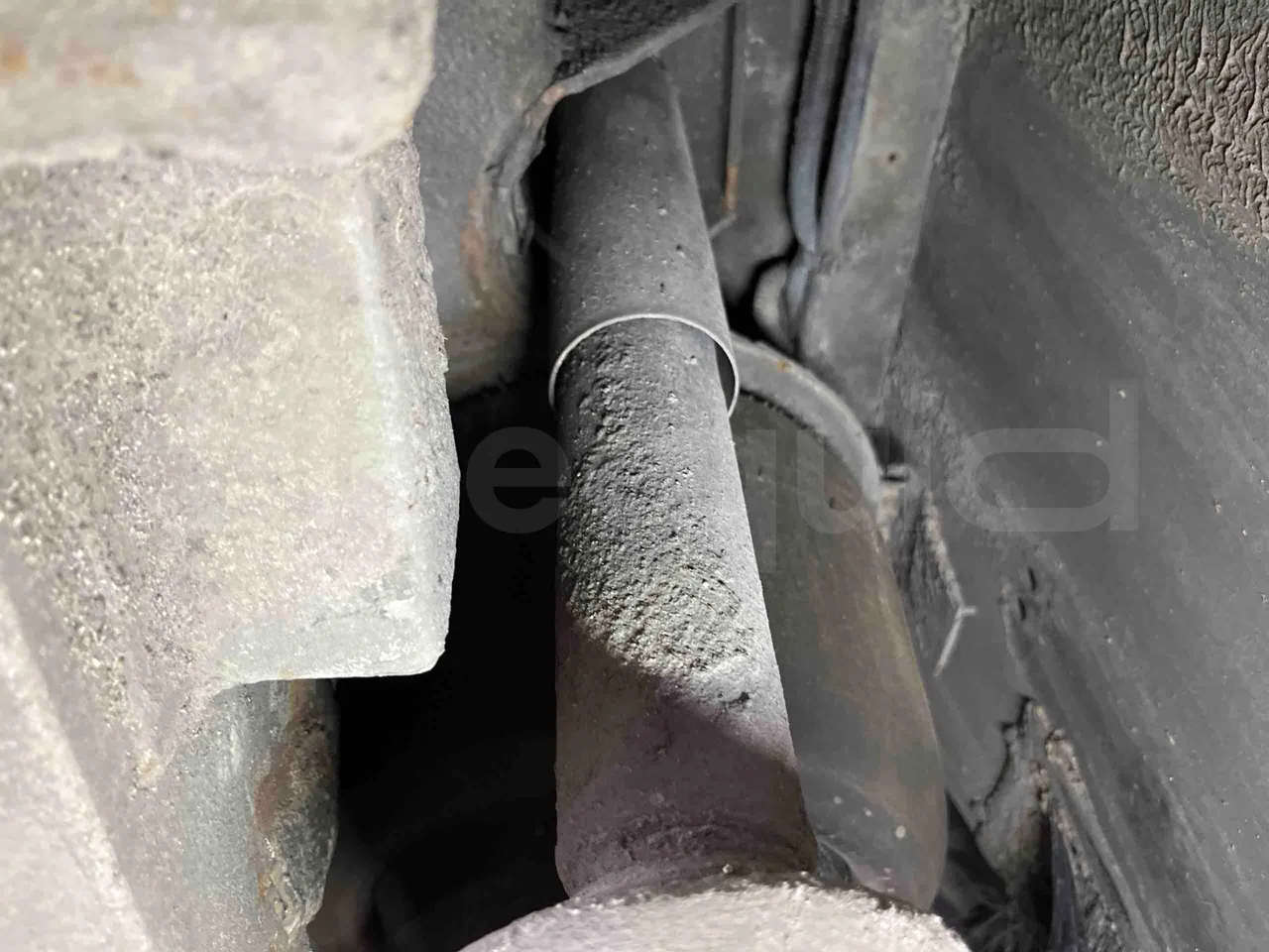 Mercedes-Benz Citaro G - Third Axle Second Shock Absorbers Right Side