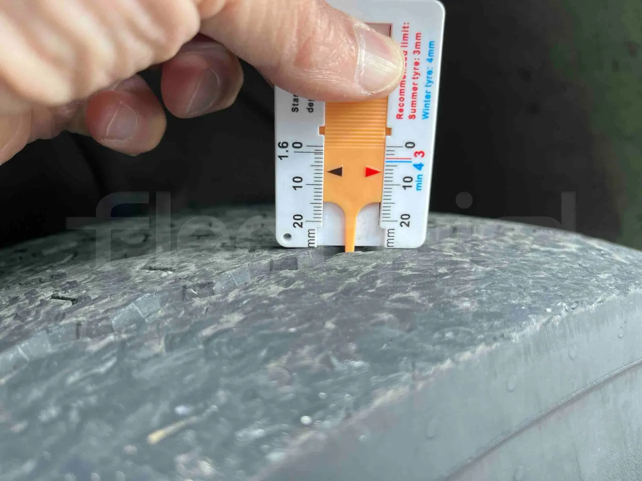 Mercedes-Benz Citaro G - First Axle Left Side: Tyre Size