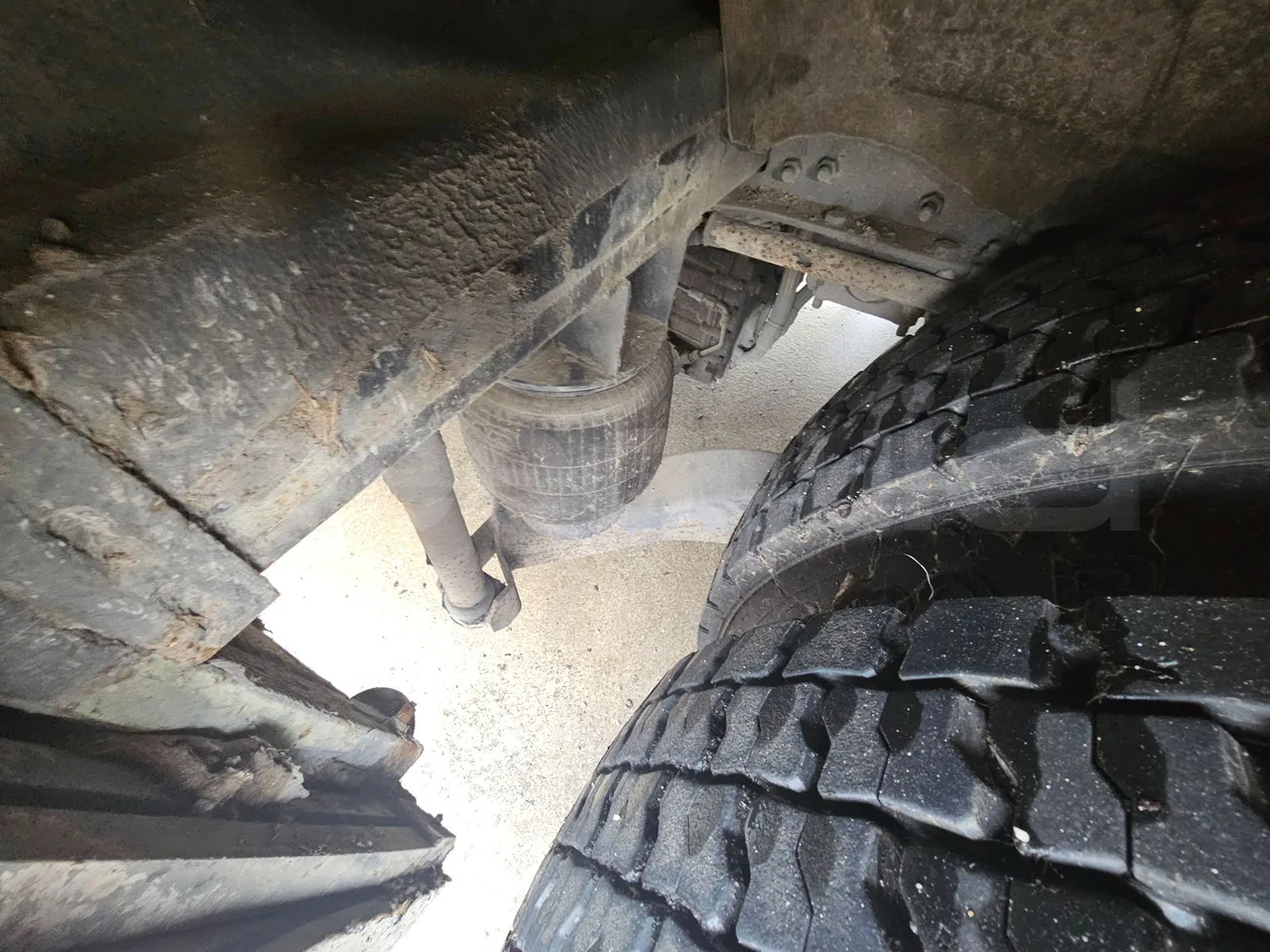 Scania Irizar K124EB / Euro 3 - 309 Kw - 12 Mt - axel 2 air springs 2 right