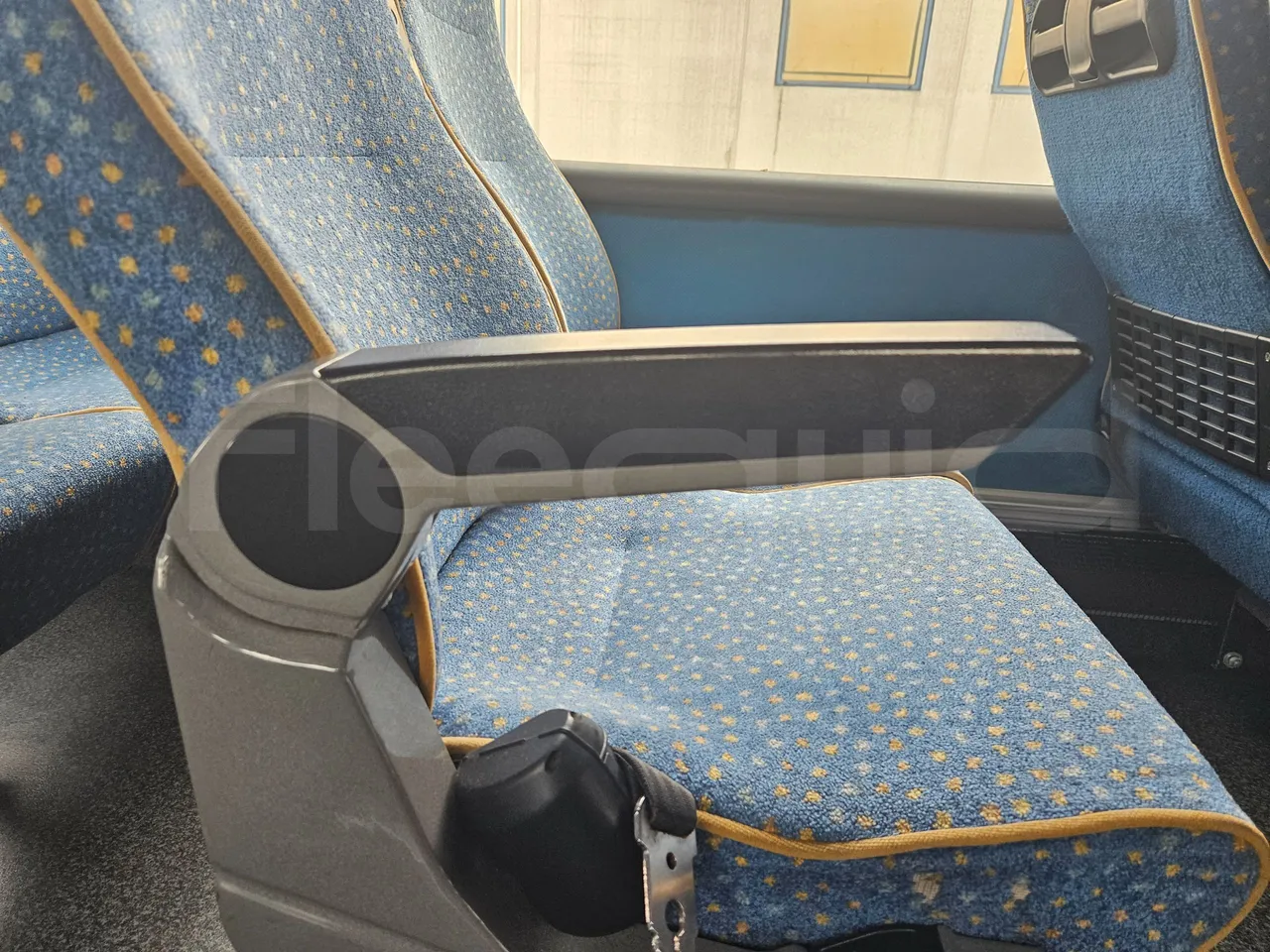 Scania Irizar K124EB / Euro 3 - 309 Kw - 12 Mt - armrest detail photo