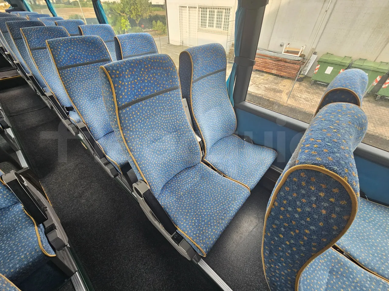 Scania Irizar K124EB / Euro 3 - 309 Kw - 12 Mt - single seat detail