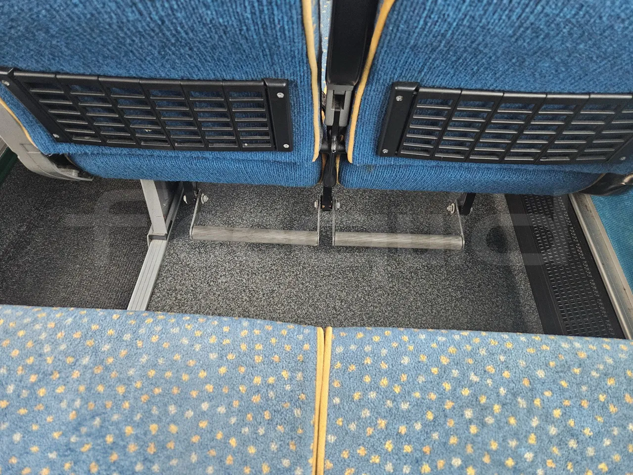 Scania Irizar K124EB / Euro 3 - 309 Kw - 12 Mt - footrest detail photo