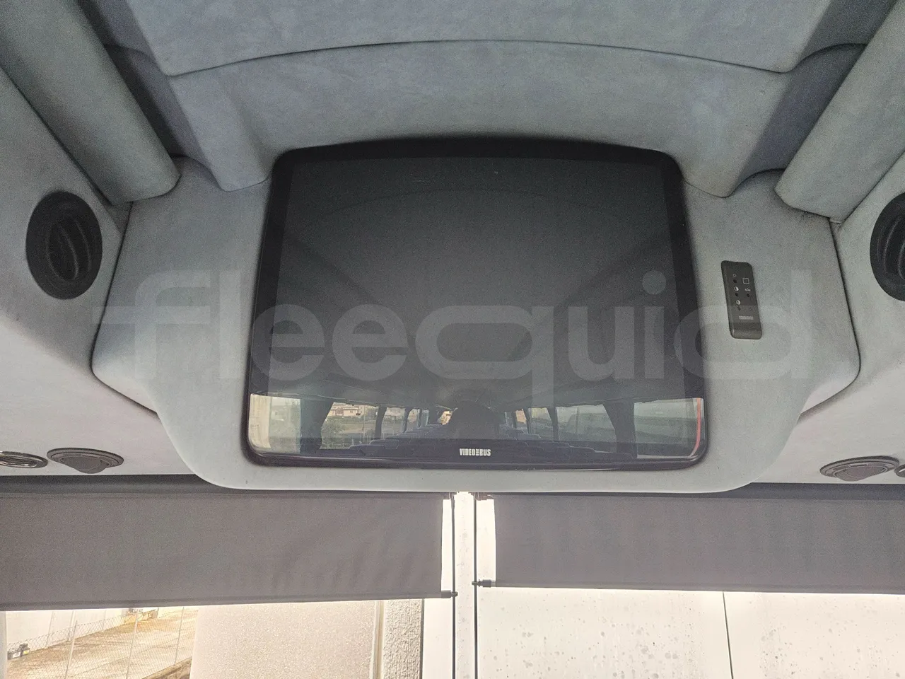 Scania Irizar K124EB / Euro 3 - 309 Kw - 12 Mt - monitor detail photo