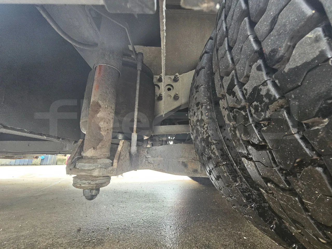 Scania Irizar K124EB / Euro 3 - 309 Kw - 12 Mt - axle 2 shock absorbers 2 left