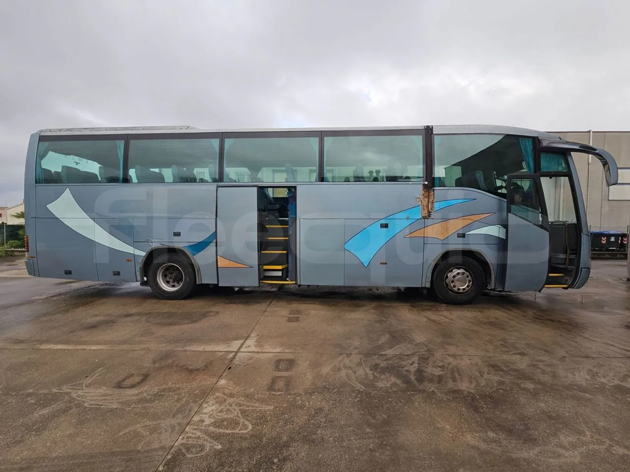 Scania Irizar K124EB / Euro 3 - 309 Kw - 12 Mt - right side doors open