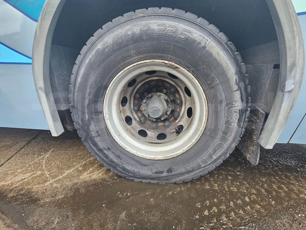 Scania Irizar K124EB / Euro 3 - 309 Kw - 12 Mt - rear left tire photo