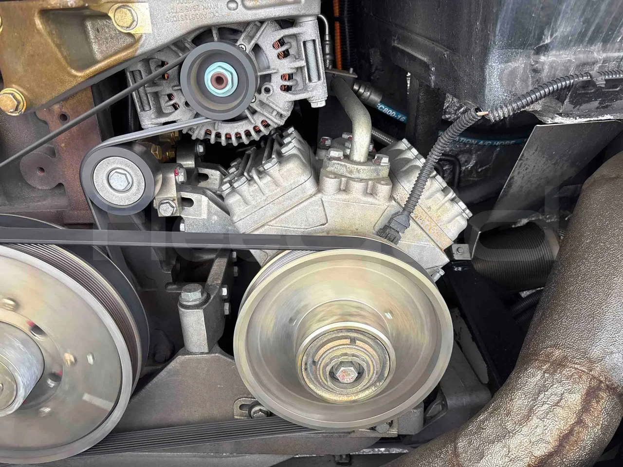 Mercedes-Benz Citaro - air conditioning compressor