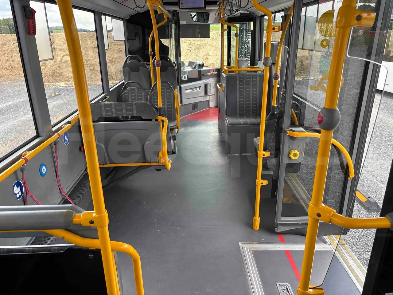 Mercedes-Benz Citaro - forward view middle aisle