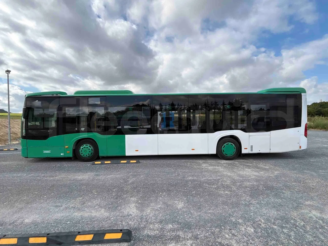 Mercedes-Benz Citaro - left side photo