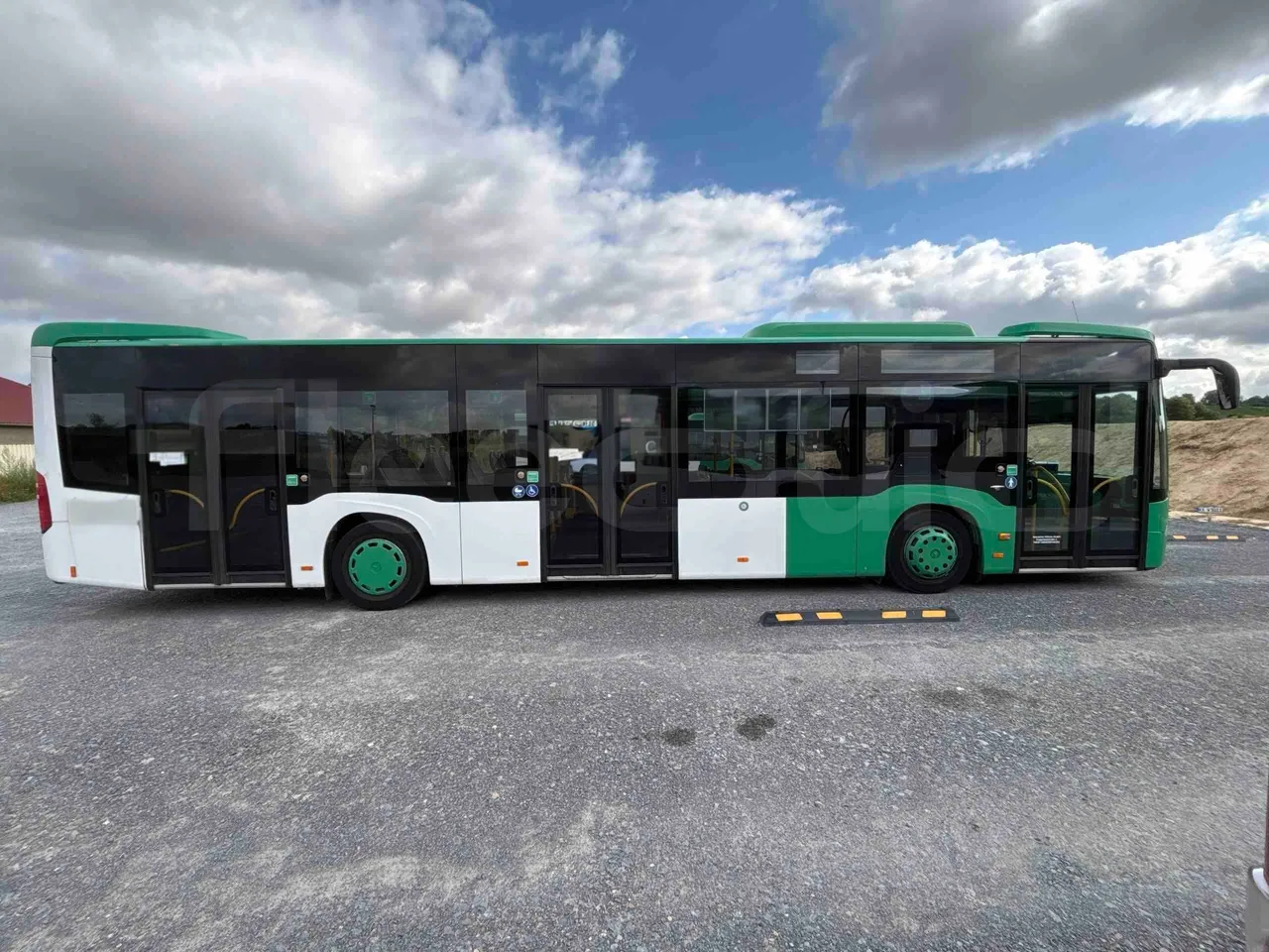 Mercedes-Benz Citaro - right side doors closed