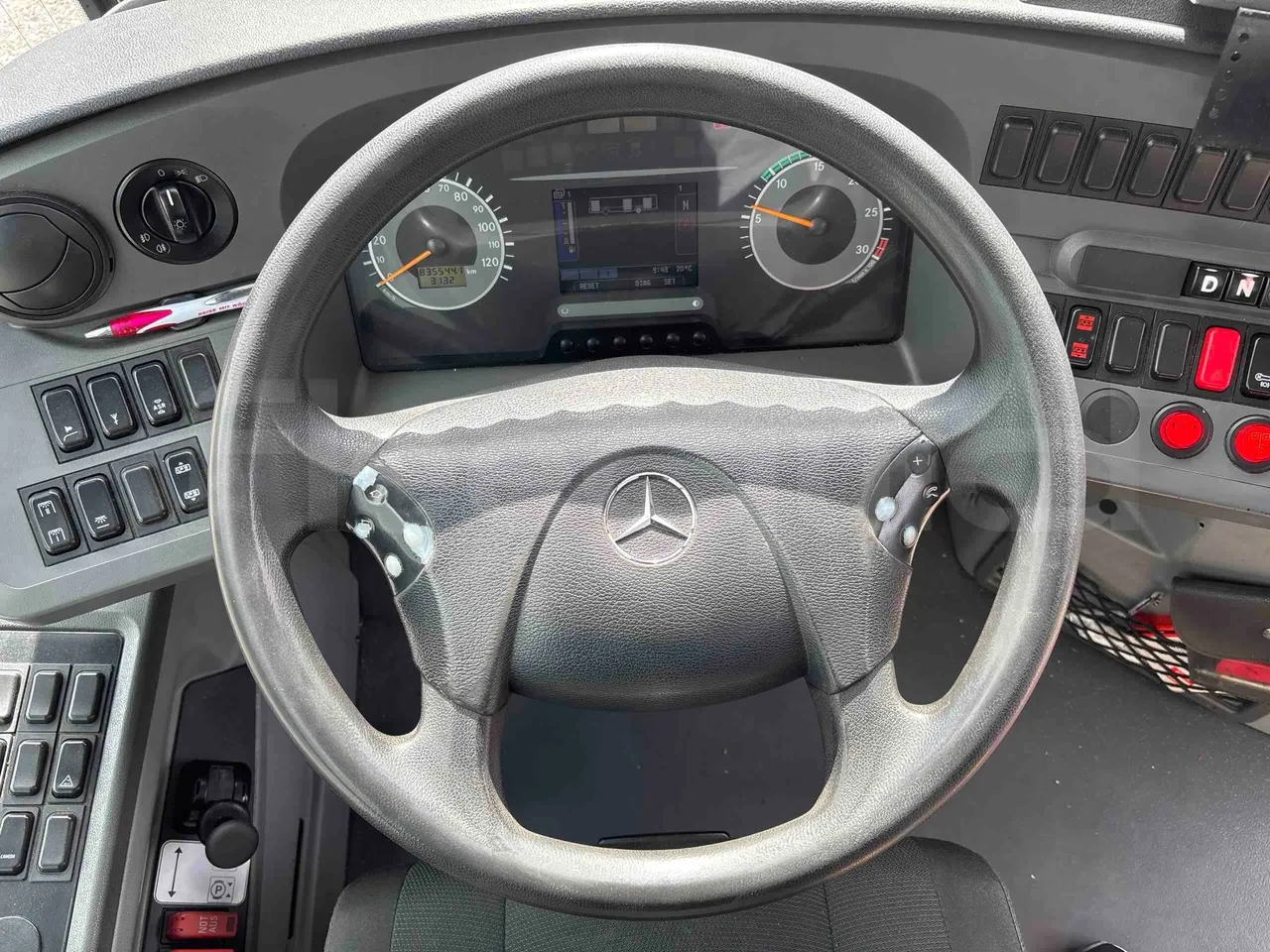 Mercedes-Benz Citaro - steering wheel photo