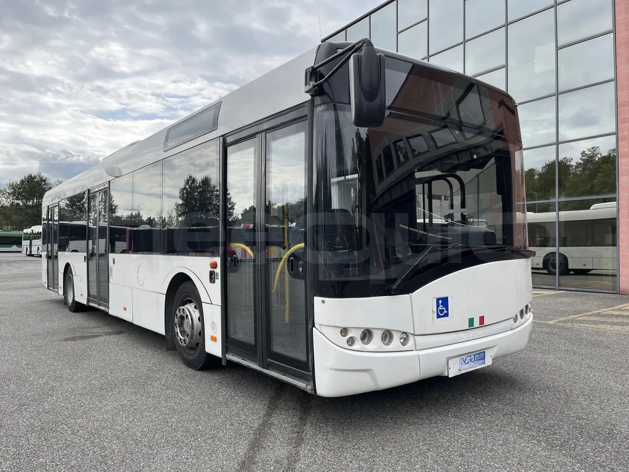 Solaris Urbino - front photo