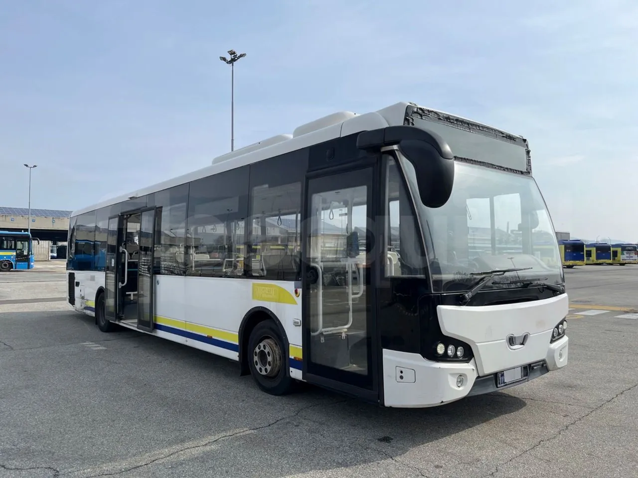 Vdl Citea LLE-120/255 405E1 - Euro6 - 182kW - 11.980mt - 3/4 right front doors open