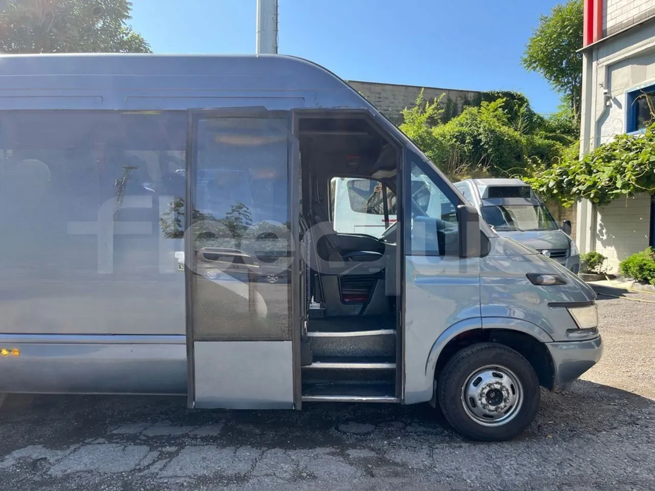 Iveco Daily A50C - EUR3 - 107kW - 6.948m - front door 1 open