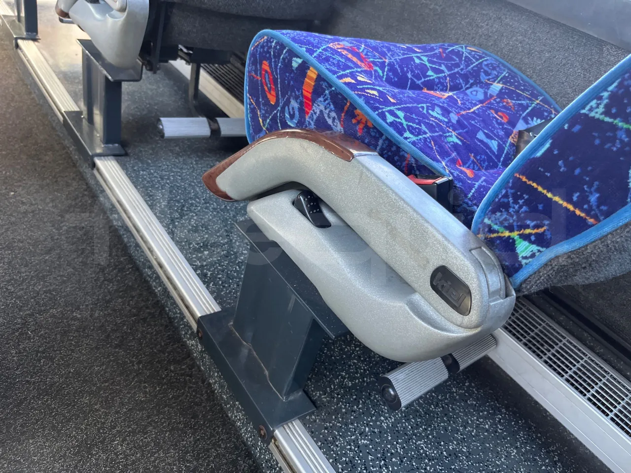 Iveco Daily A50C - EUR3 - 107kW - 6.948m - armrest detail photo