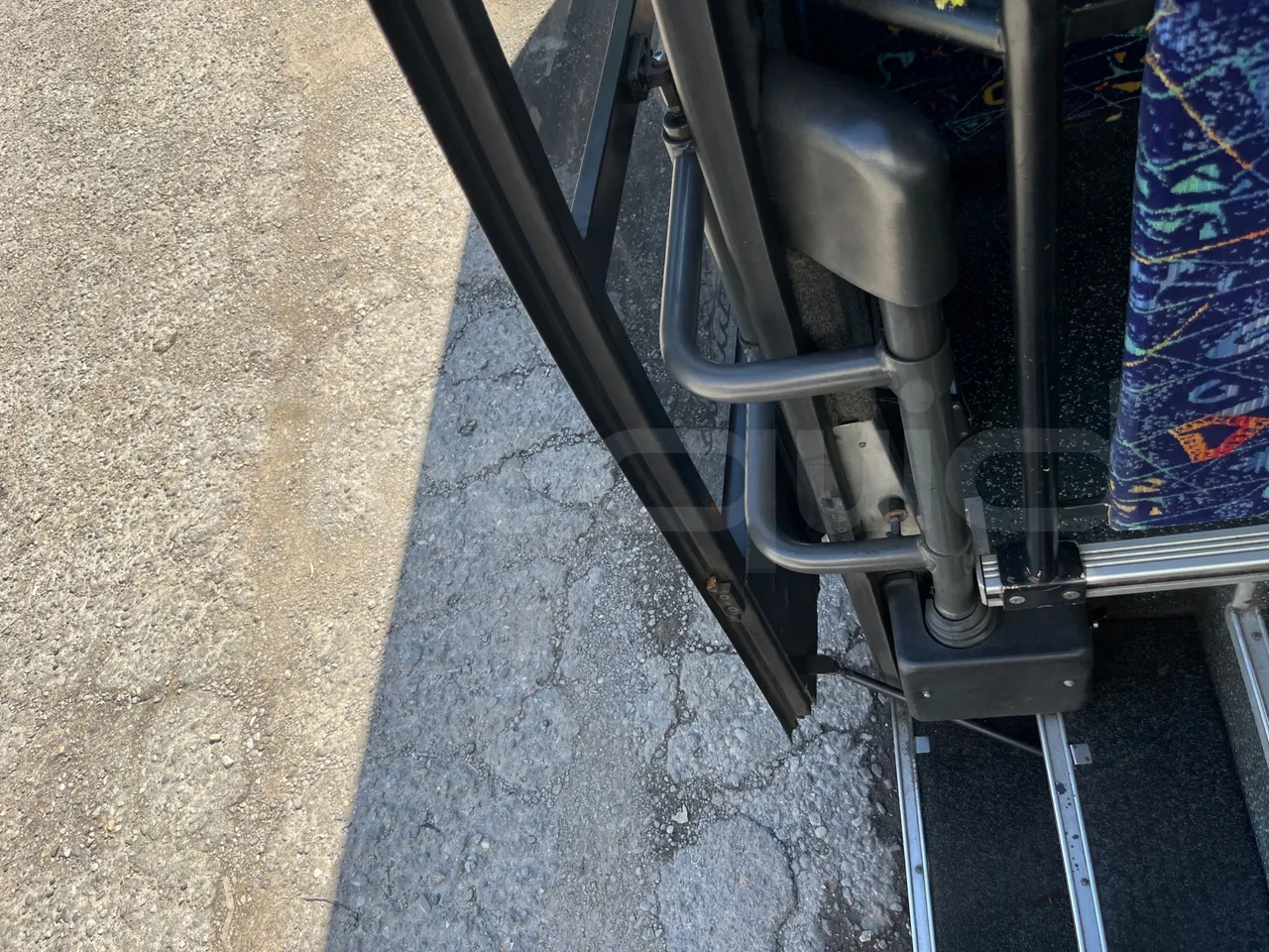 Iveco Daily A50C - EUR3 - 107kW - 6.948m - door mechanism photo
