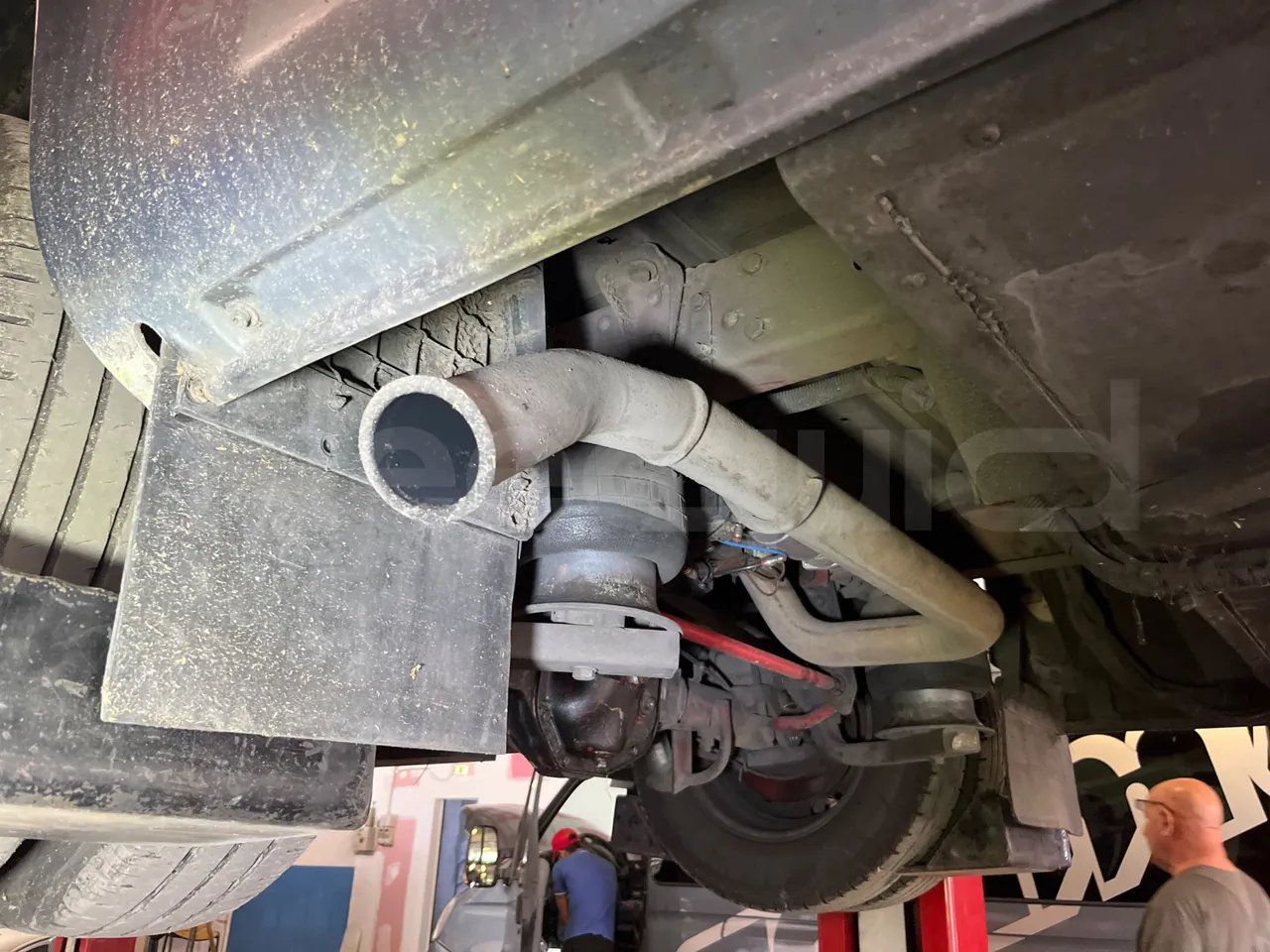 Iveco Daily A50C - EUR3 - 107kW - 6.948m - exhaust photo