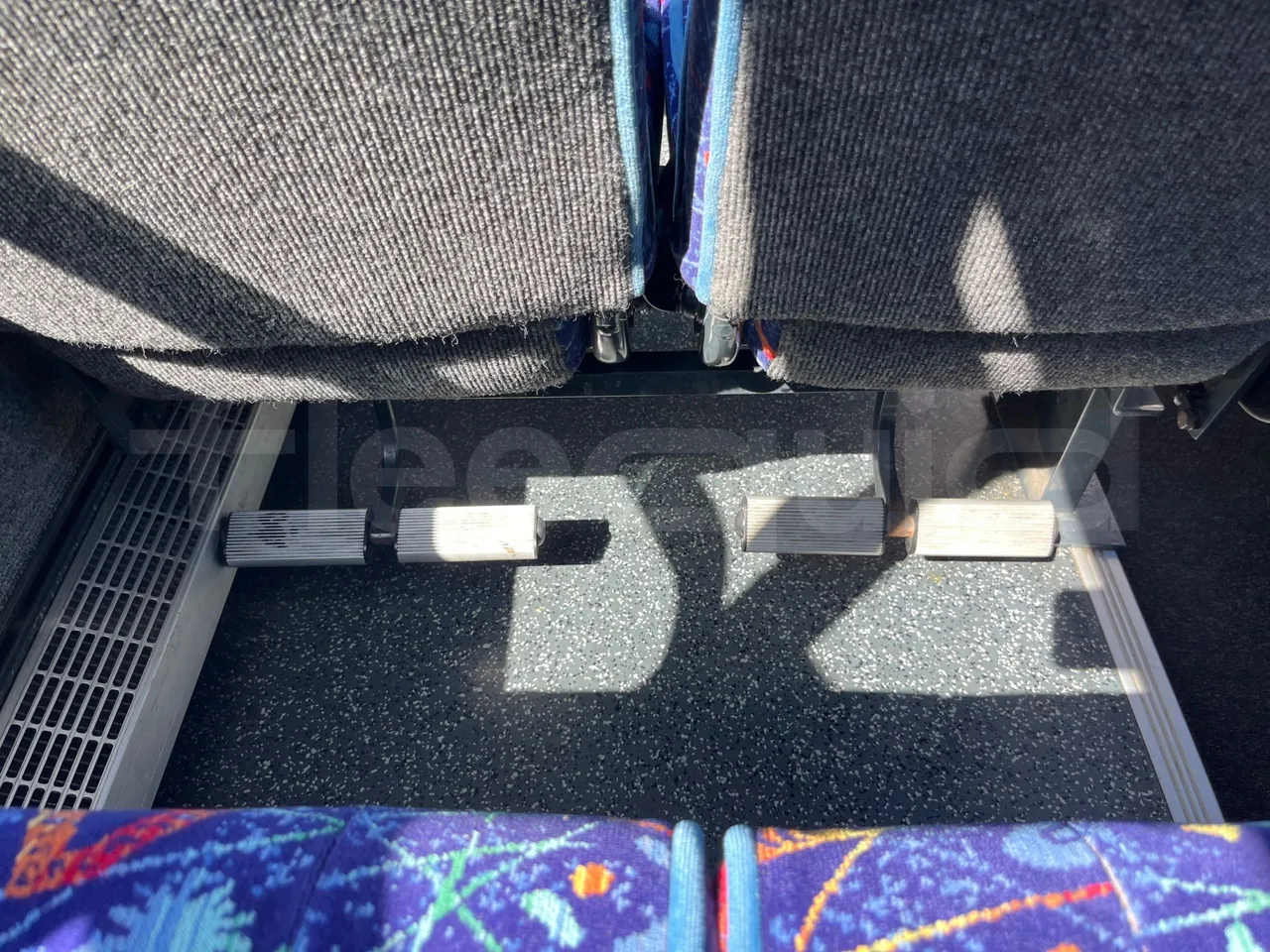 Iveco Daily A50C - EUR3 - 107kW - 6.948m - footrest detail photo