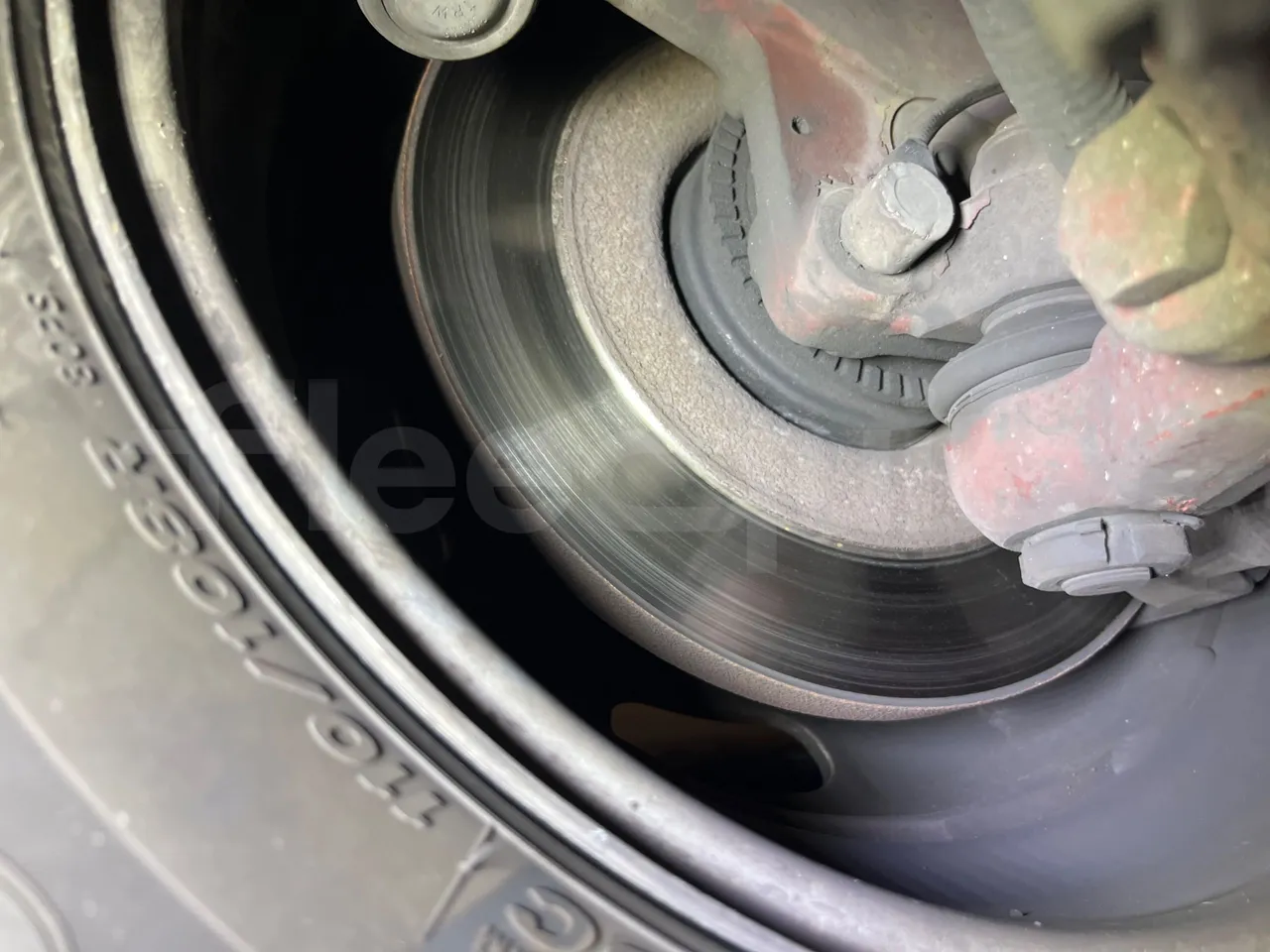 Iveco Daily A50C - EUR3 - 107kW - 6.948m - front discs right