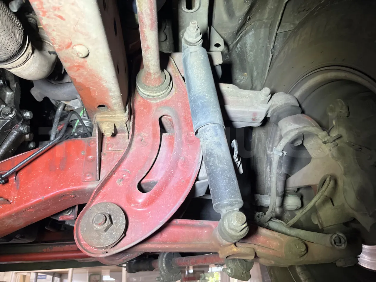 Iveco Daily A50C - EUR3 - 107kW - 6.948m - front shock absorbers right