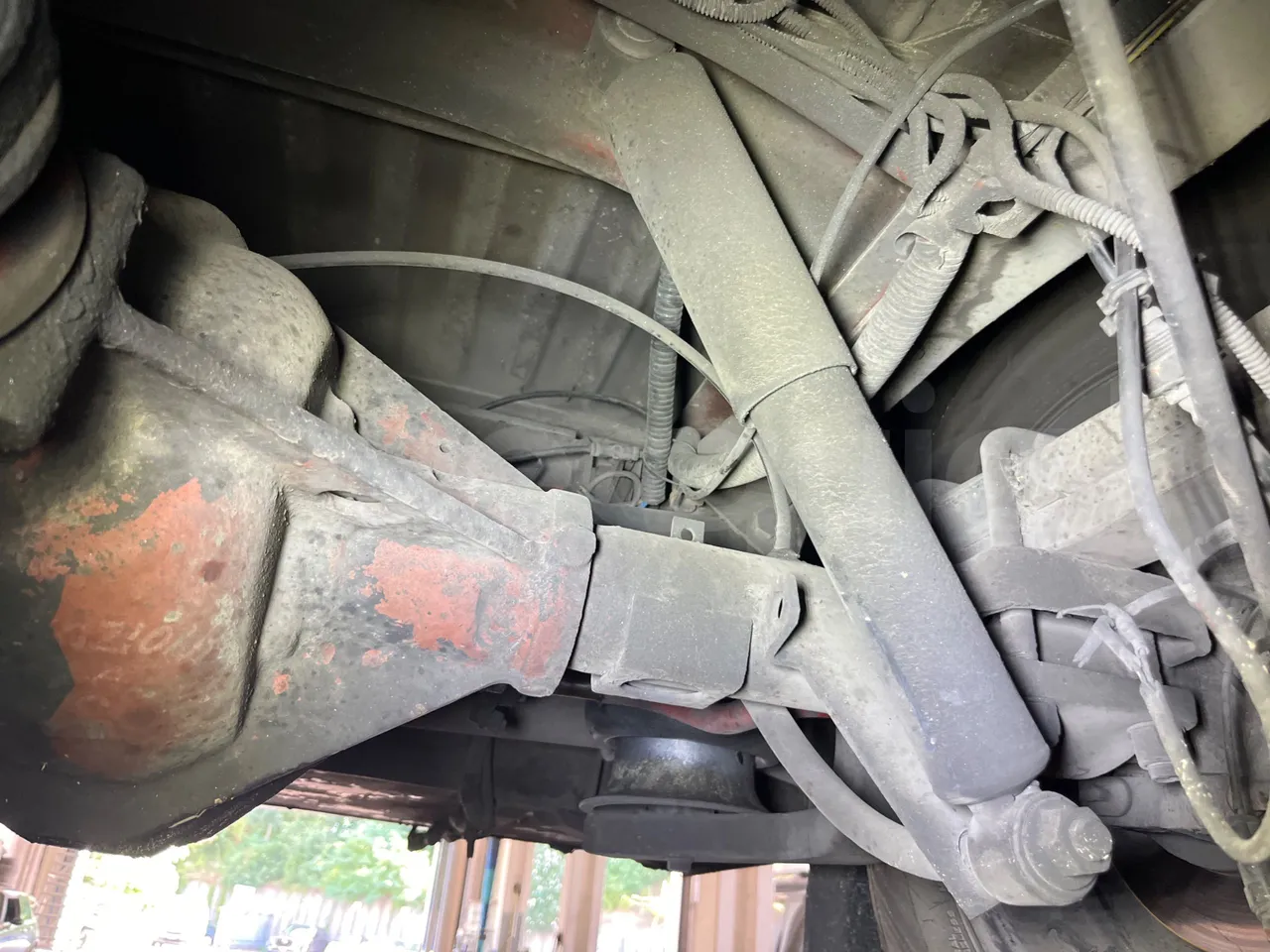 Iveco Daily A50C - EUR3 - 107kW - 6.948m - axle 2 shock absorbers 1 left