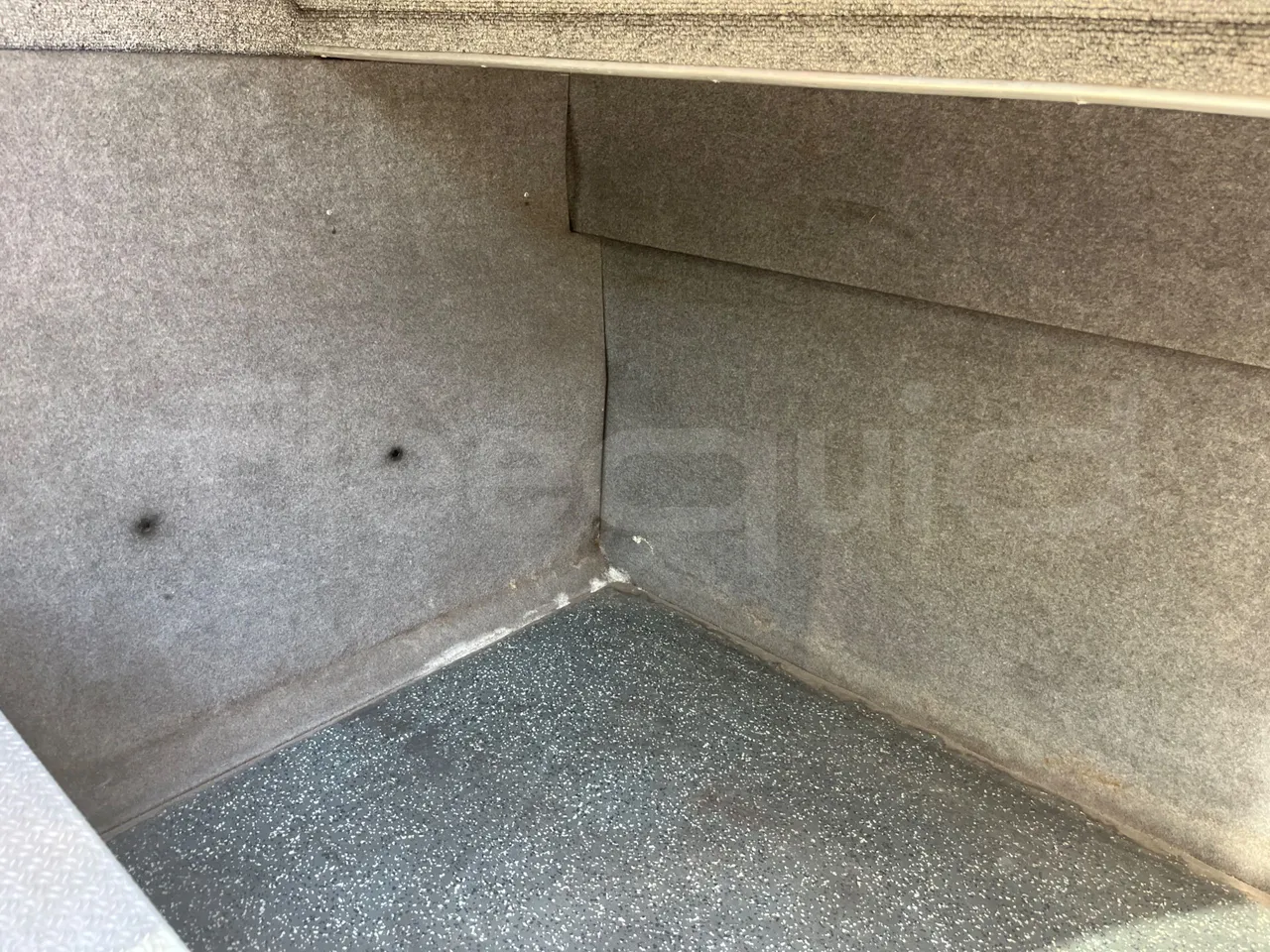 Iveco Daily A50C - EUR3 - 107kW - 6.948m - under carpet photo