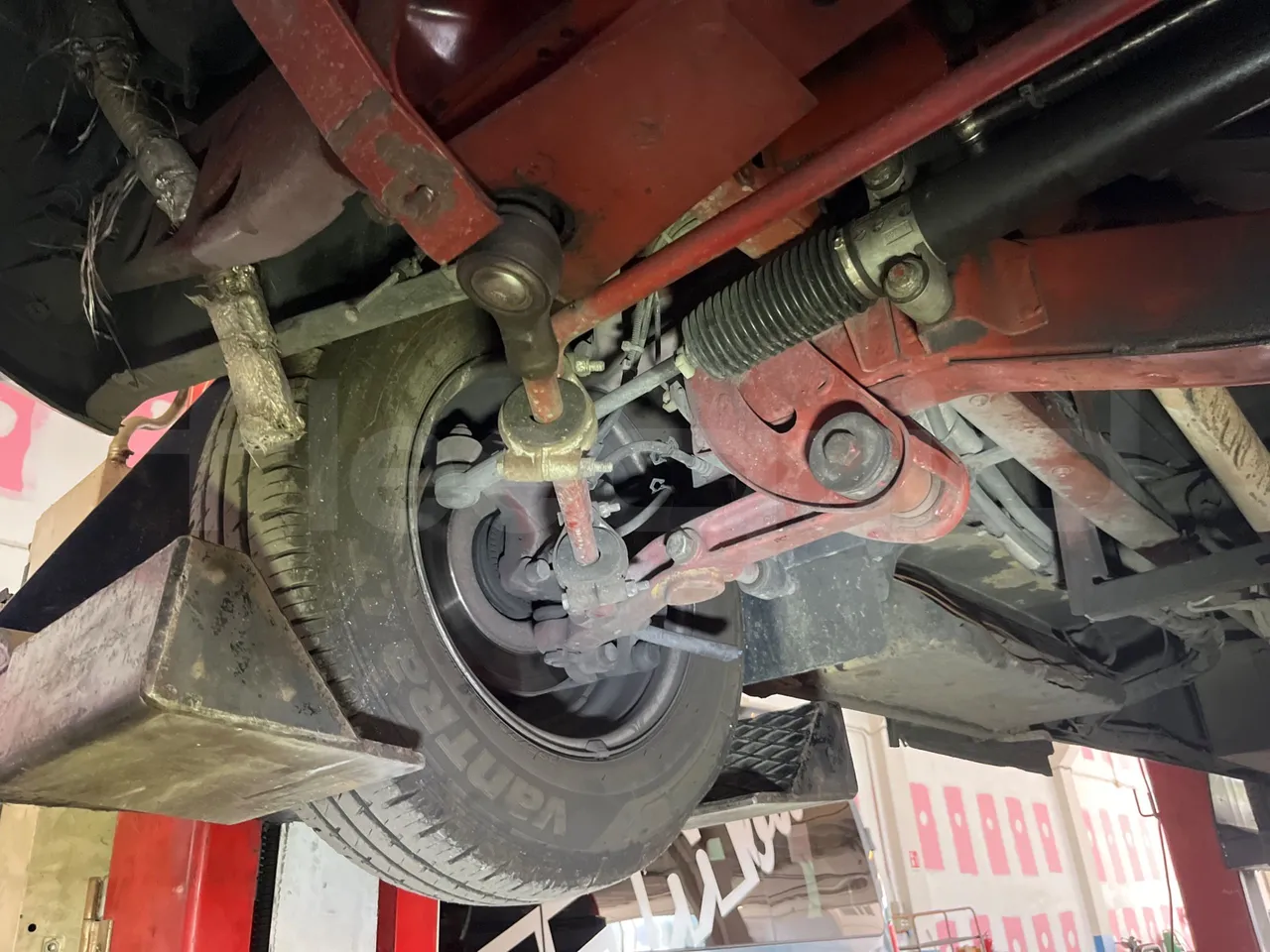 Iveco Daily A50C - EUR3 - 107kW - 6.948m - front axle right side