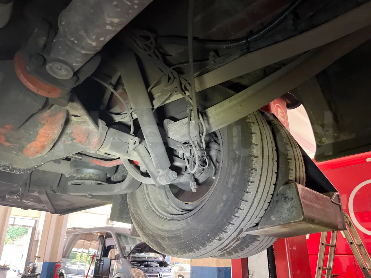 Iveco Daily A50C - EUR3 - 107kW - 6.948m - axle 3 left side