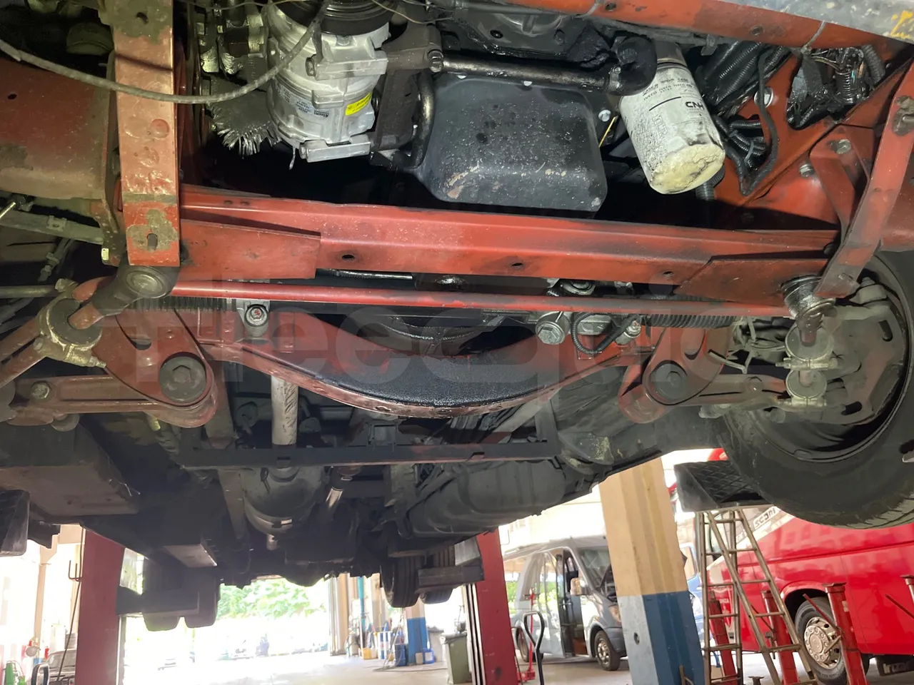 Iveco Daily A50C - EUR3 - 107kW - 6.948m - front undercarriage from front
