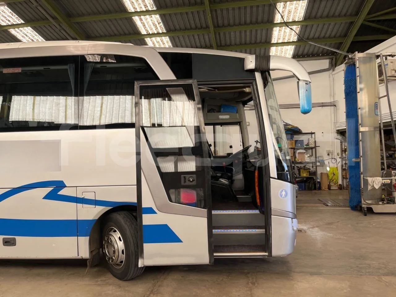 Otokar Vectio T Vectio 290T/ Euro 5 - 213 Kw - 10 Mt - front door 1 open