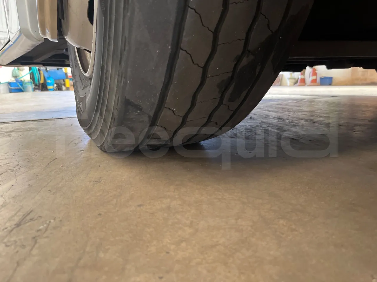 Otokar Vectio T Vectio 290T/ Euro 5 - 213 Kw - 10 Mt - tread condition front tires left