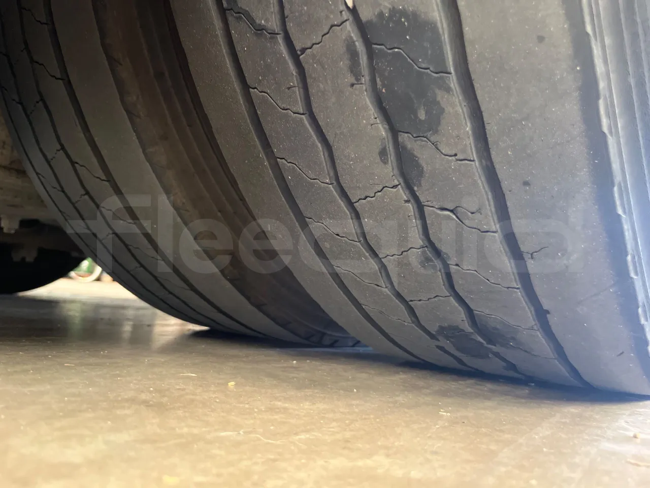 Otokar Vectio T Vectio 290T/ Euro 5 - 213 Kw - 10 Mt - tread condition second axle tires right