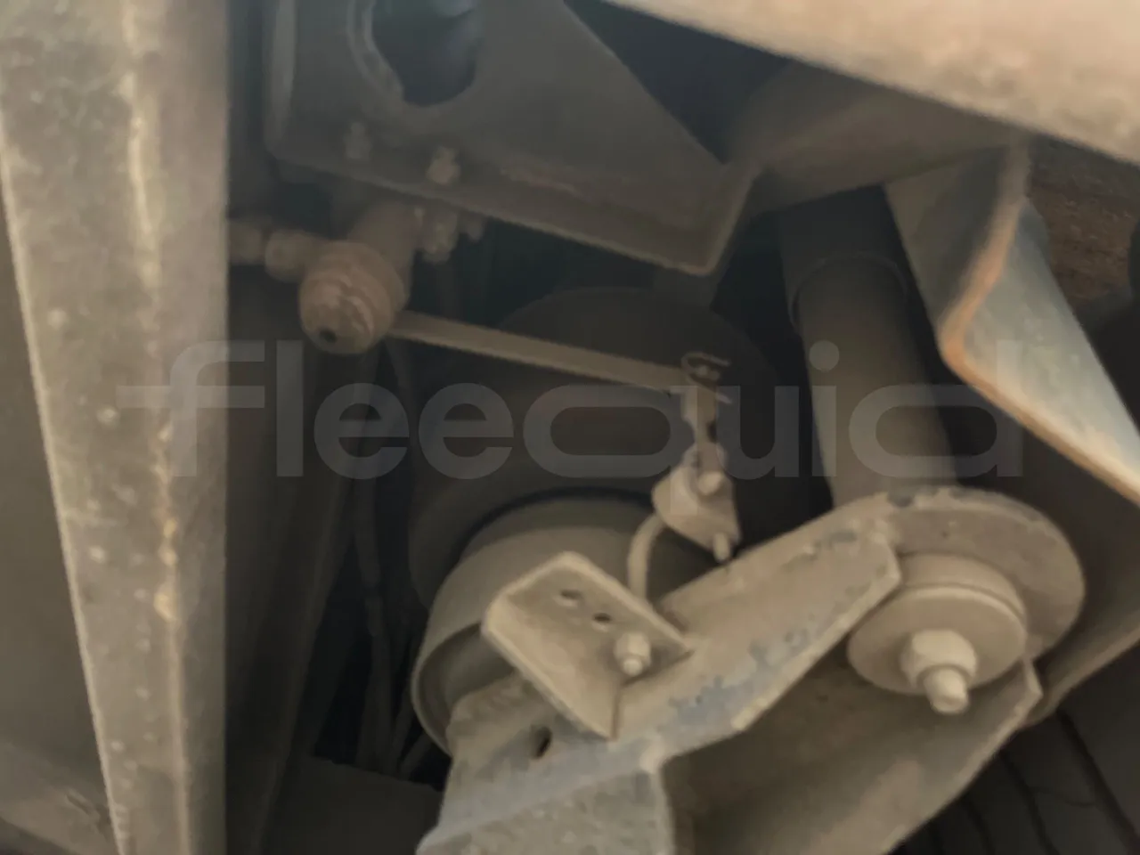 Otokar Vectio T Vectio 290T/ Euro 5 - 213 Kw - 10 Mt - axle 2 shock absorbers 1 left