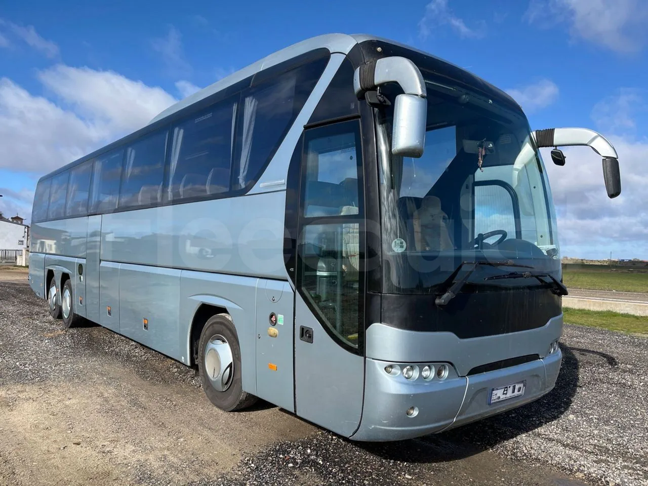 Neoplan N2216 N2216/3 - EUR4 - 324kW - 13.800m - 3/4 front right doors