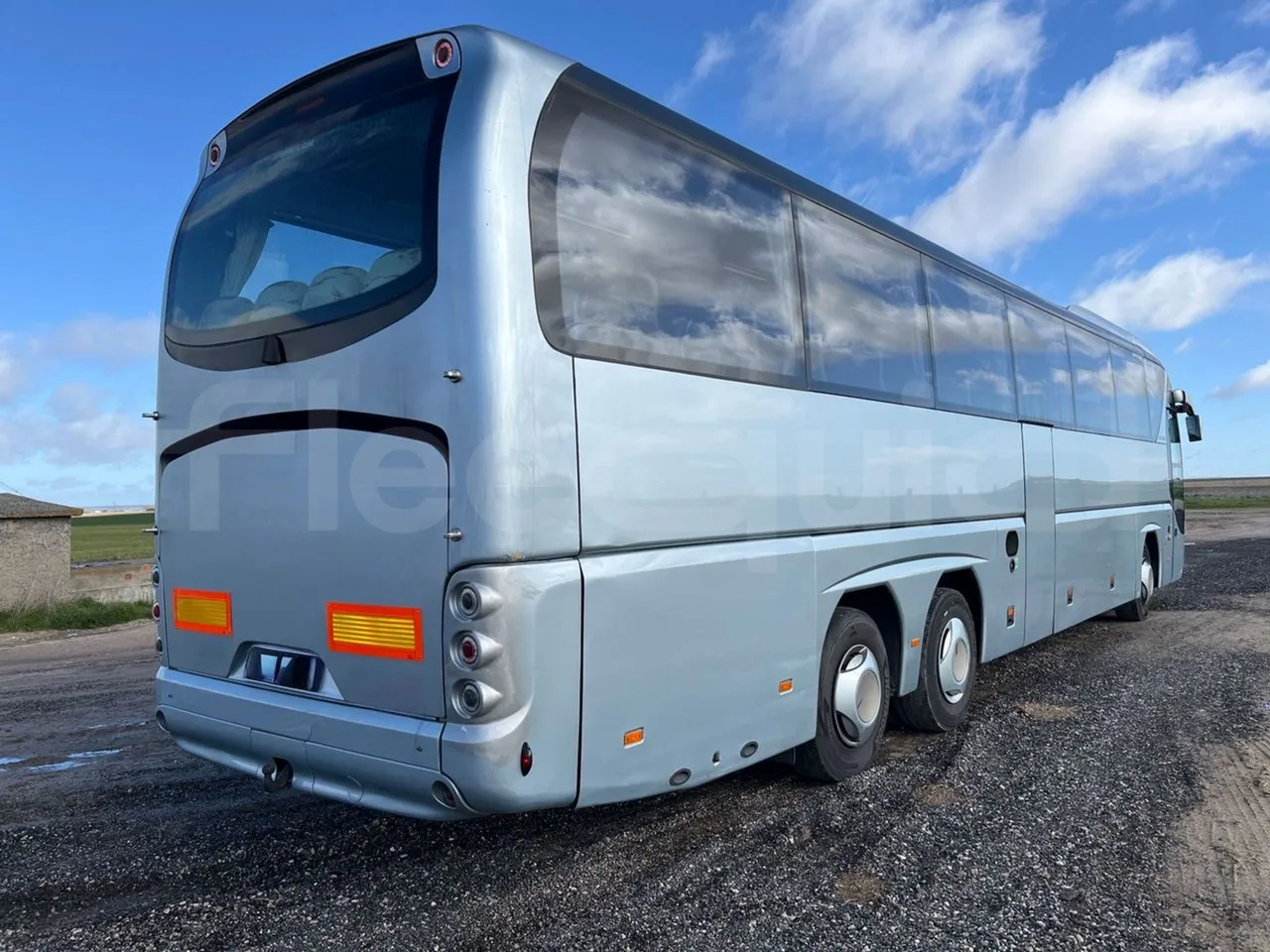 Neoplan N2216 N2216/3 - EUR4 - 324kW - 13.800m - 3/4 right rear doors closed