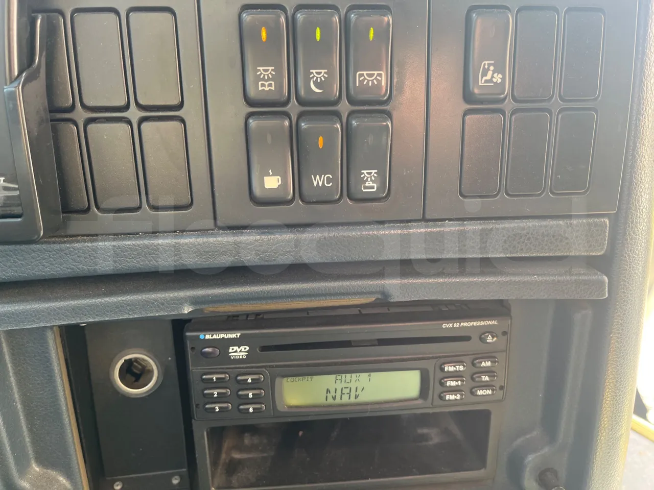 Neoplan N2216 N2216/3 - EUR4 - 324kW - 13.800m - onboard devices 1