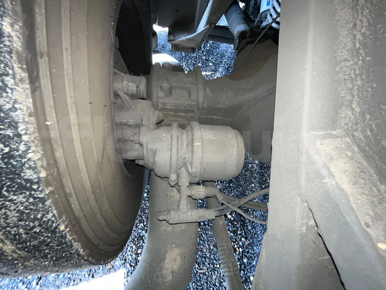 Neoplan N2216 N2216/3 - EUR4 - 324kW - 13.800m - axle 2 caliper brakes left