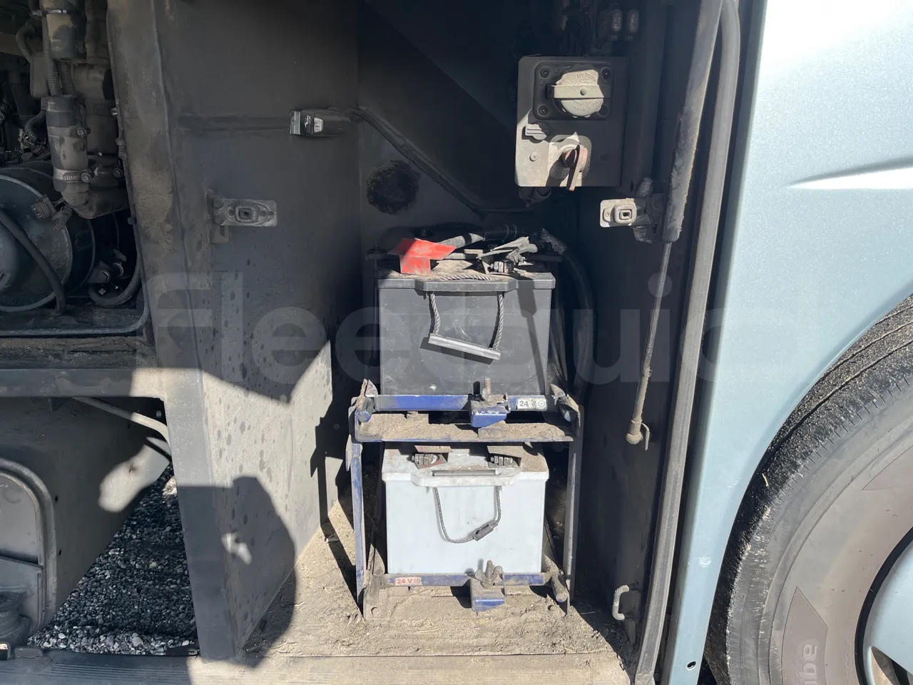 Neoplan N2216 N2216/3 - EUR4 - 324kW - 13.800m - external compartments photo